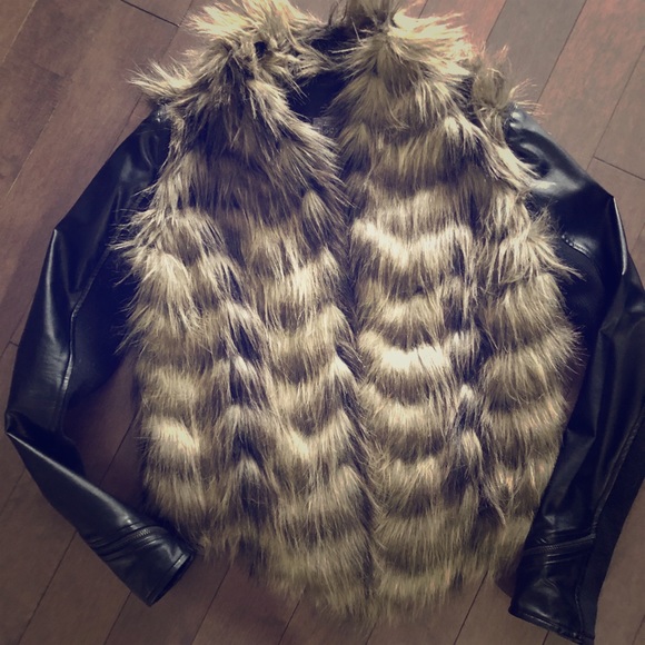 Guess leather jacket with fur